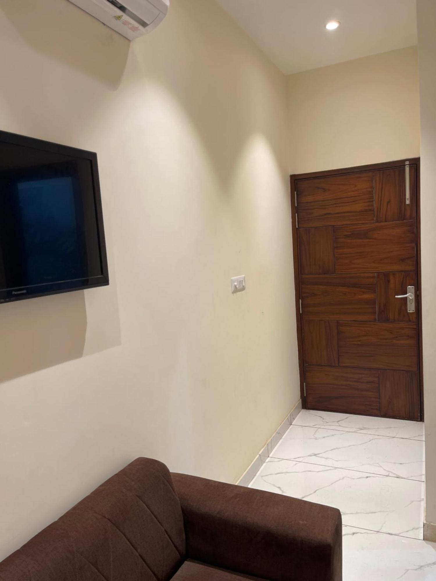 Hotel Paradise Dream Ludhiana Buitenkant foto